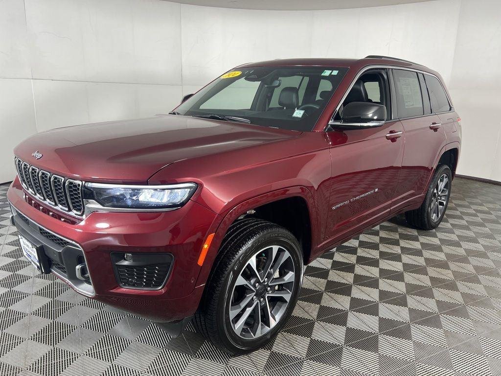 Used 2024 Velvet Red Pearlcoat Jeep Overland image 5
