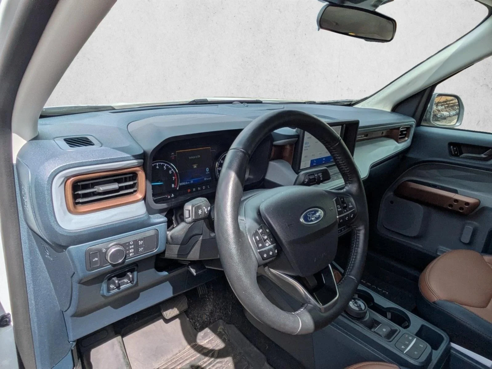 Used 2022 Oxford White Clearcoat Ford LARIAT image 10