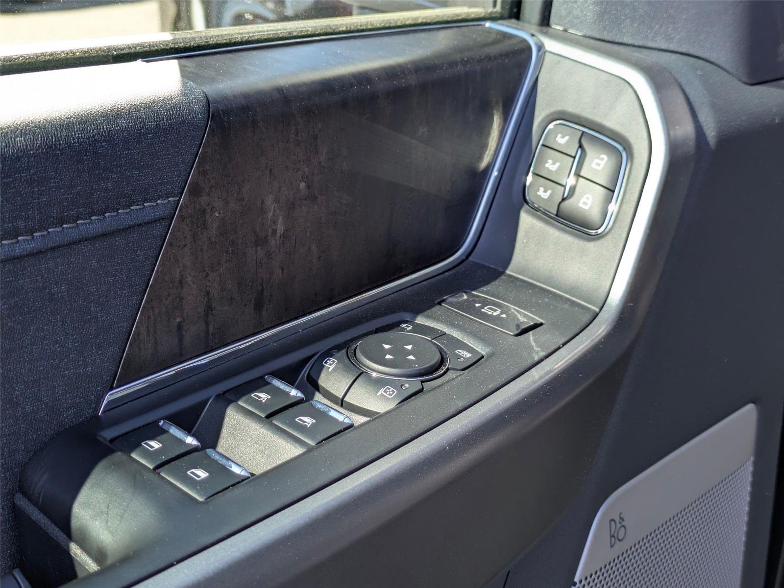 New 2026 Agate Black Metallic Ford F-250® Lariat® image 13