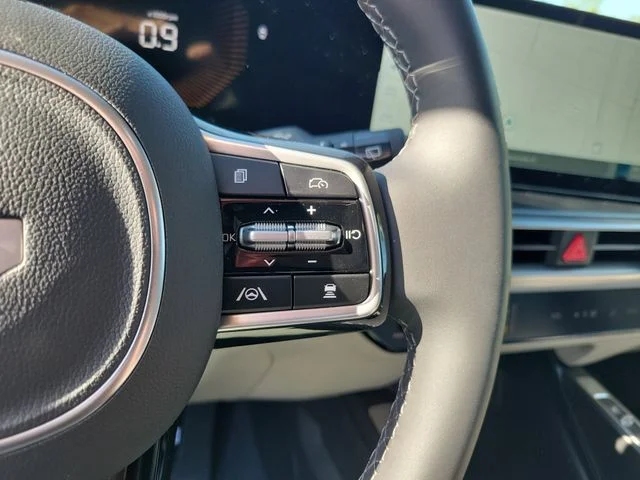 2025 Kia Sorento S - Photo 12