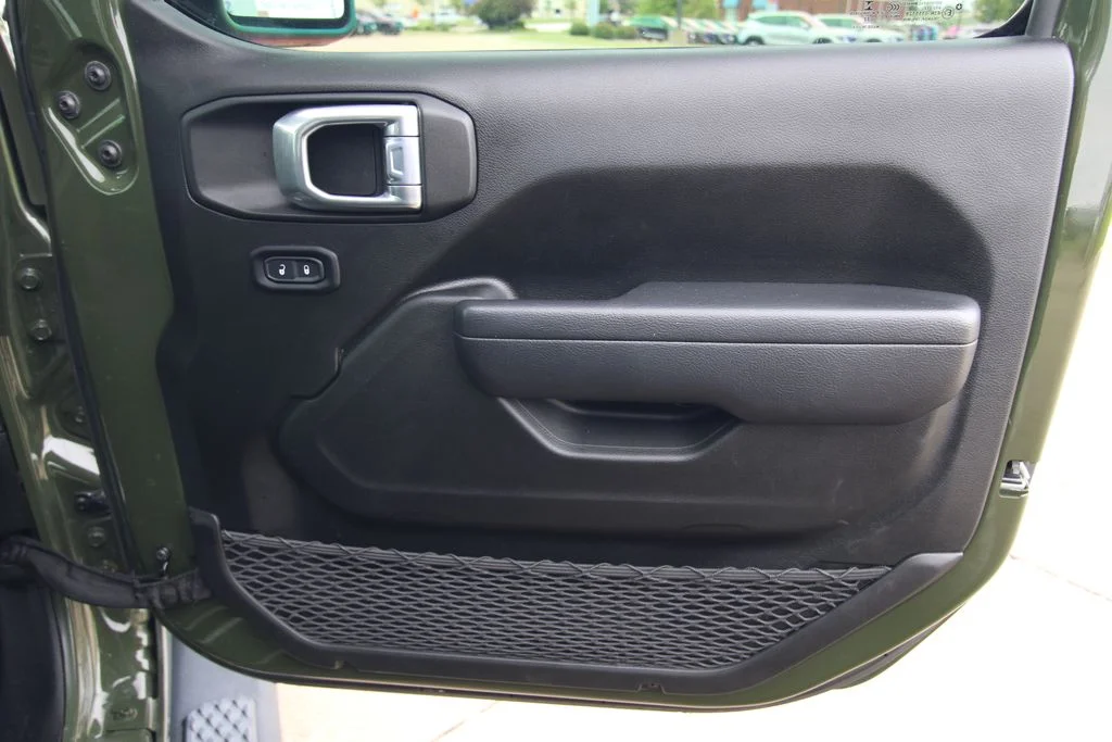 Used 2022 Green Jeep Sport image 41