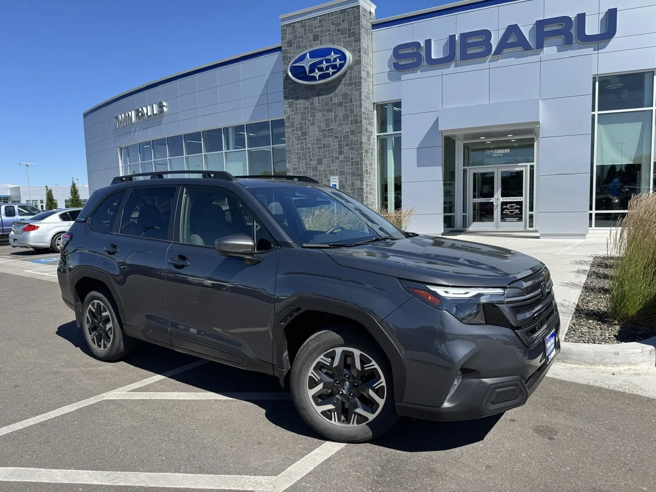 Used 2025 Magnetite Gray Metallic Subaru Premium image 1
