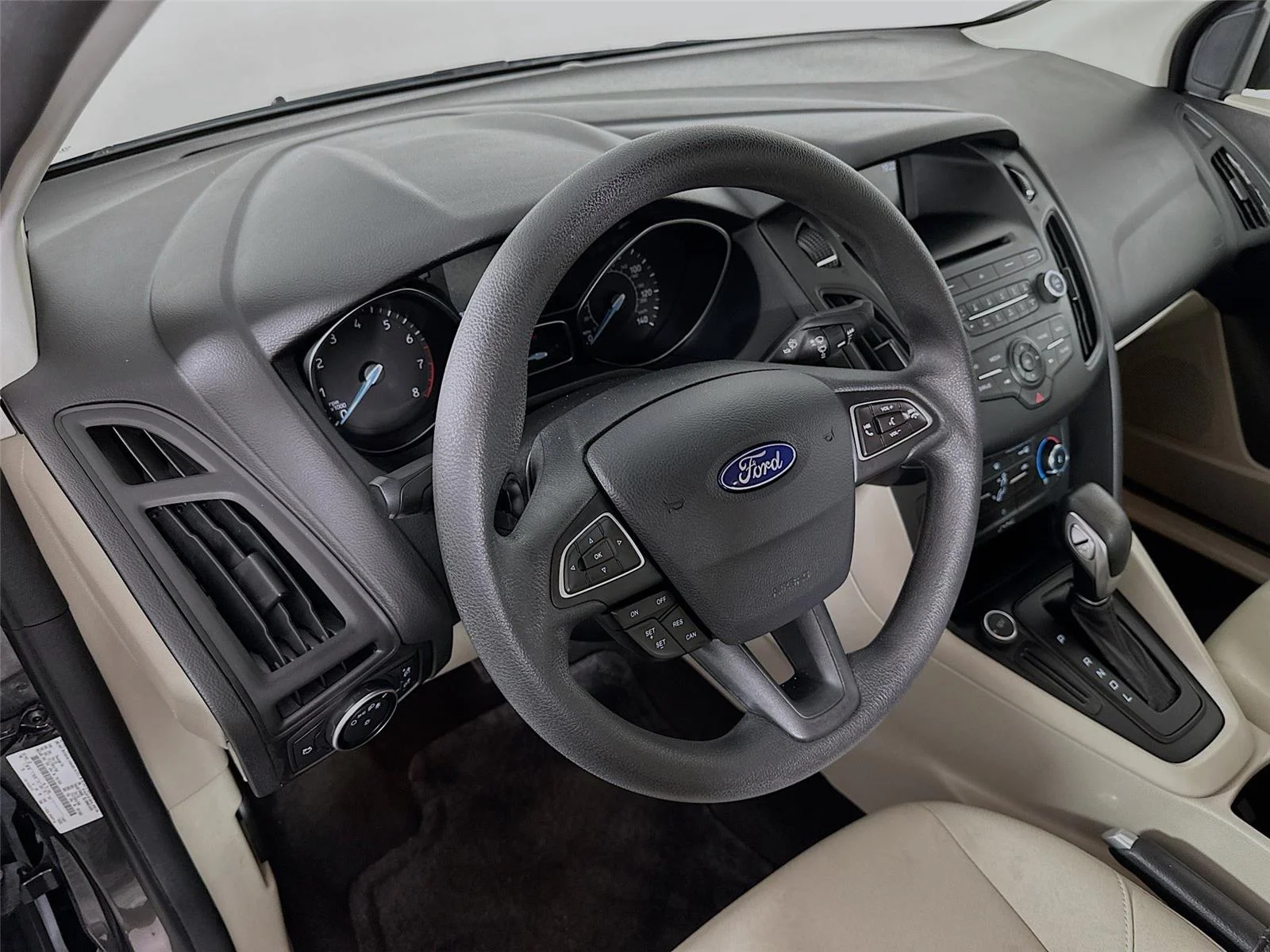 Used 2017  Ford SE image 22