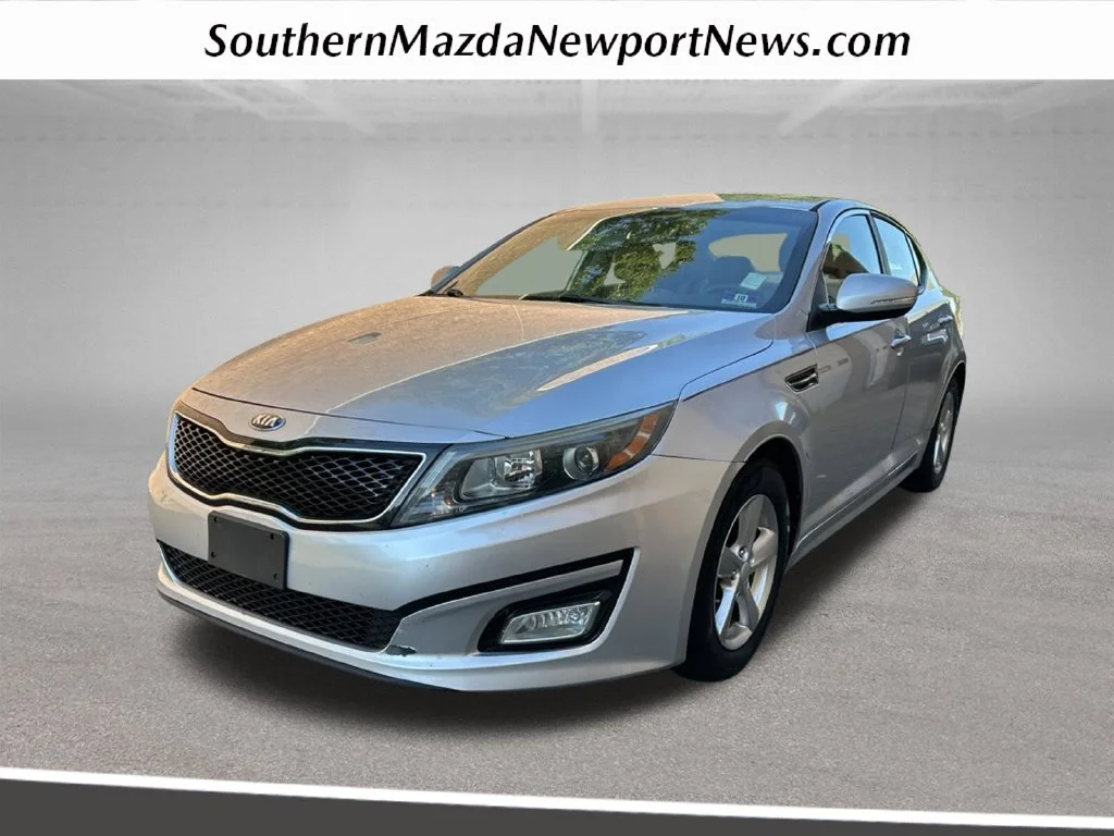 Used 2015 Silver Kia LX image 1