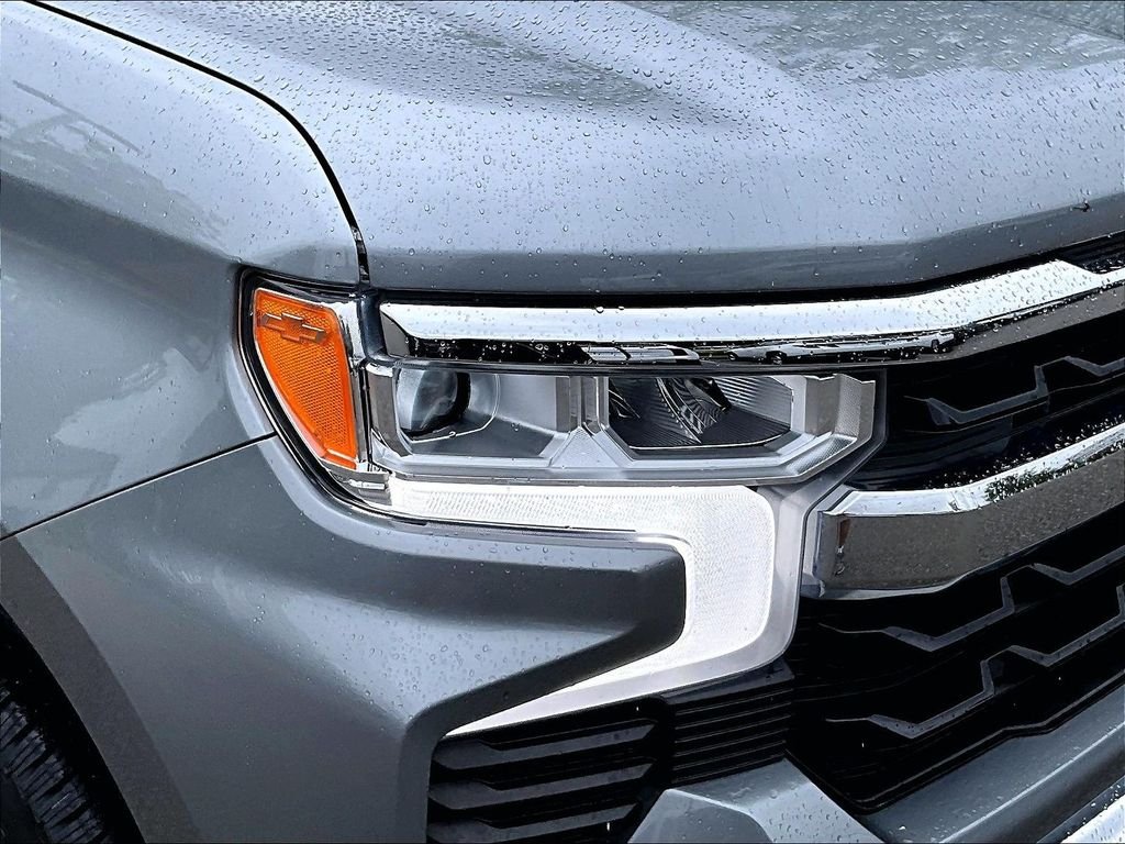 Used 2023 Gray Chevrolet LT image 31