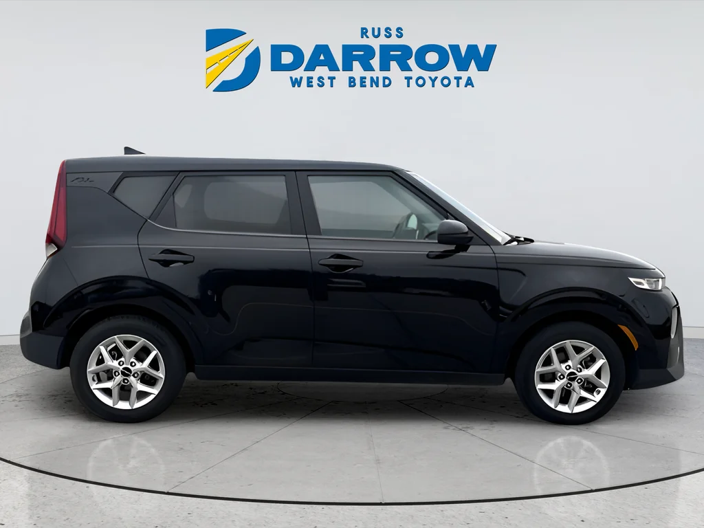Used 2022 Black Kia LX image 6