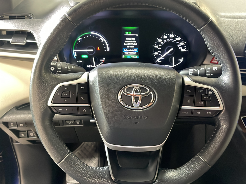 Used 2022  Toyota XLE image 38