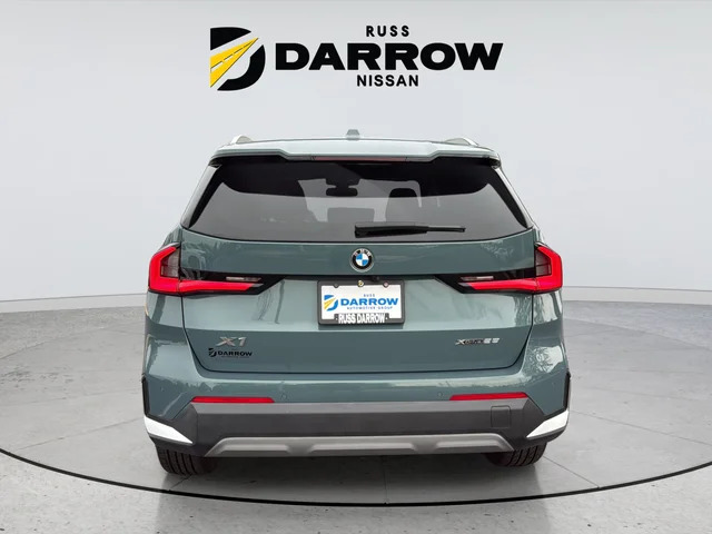 Used 2023 Green BMW xDrive28i image 4