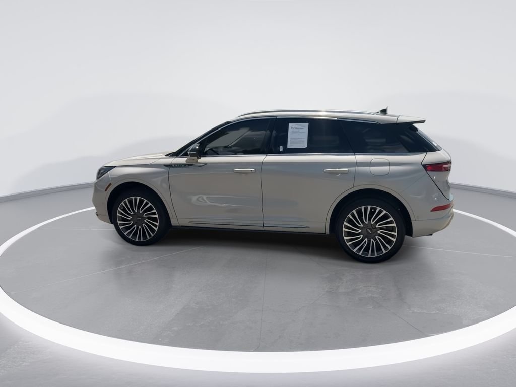 Used 2022 White Lincoln Reserve image 6
