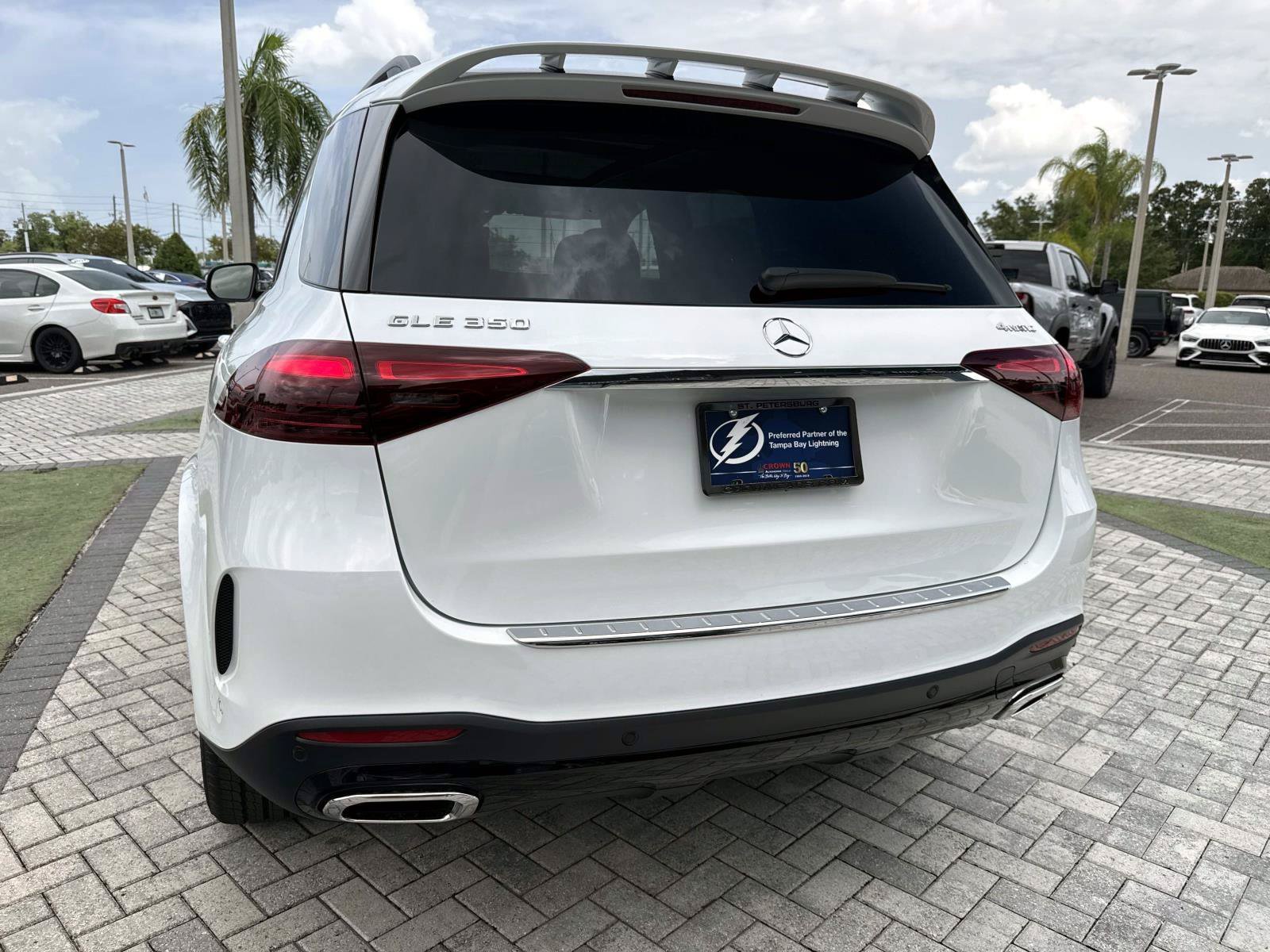 New 2026 Moonlight White Mercedes-Benz 350 4MATIC® SUV image 9