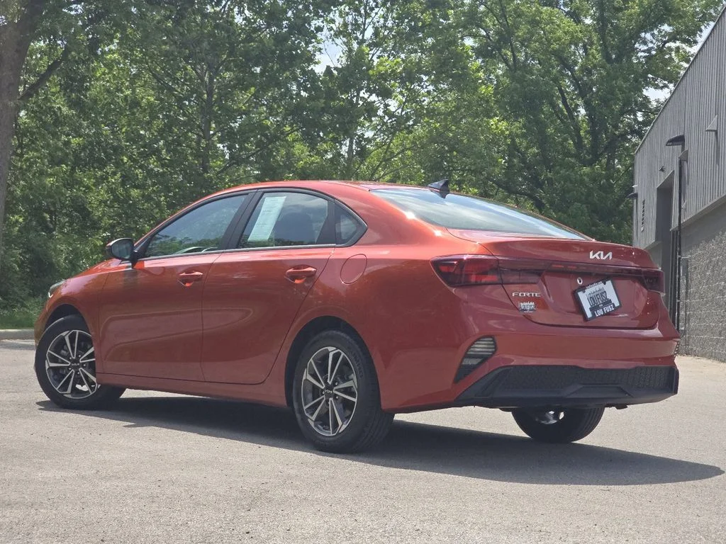 Used 2023 Red Kia LXS image 12