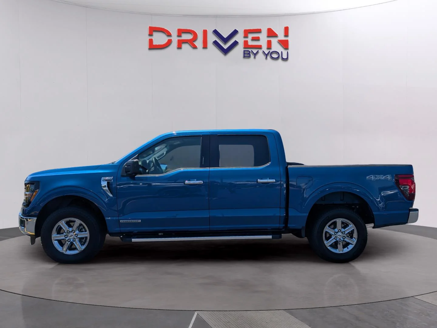 Used 2024 Oxford White Ford XLT image 2