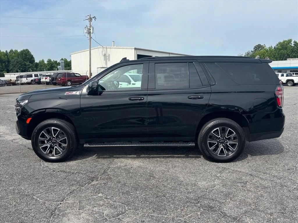Used 2022 Black Chevrolet Z71 image 23