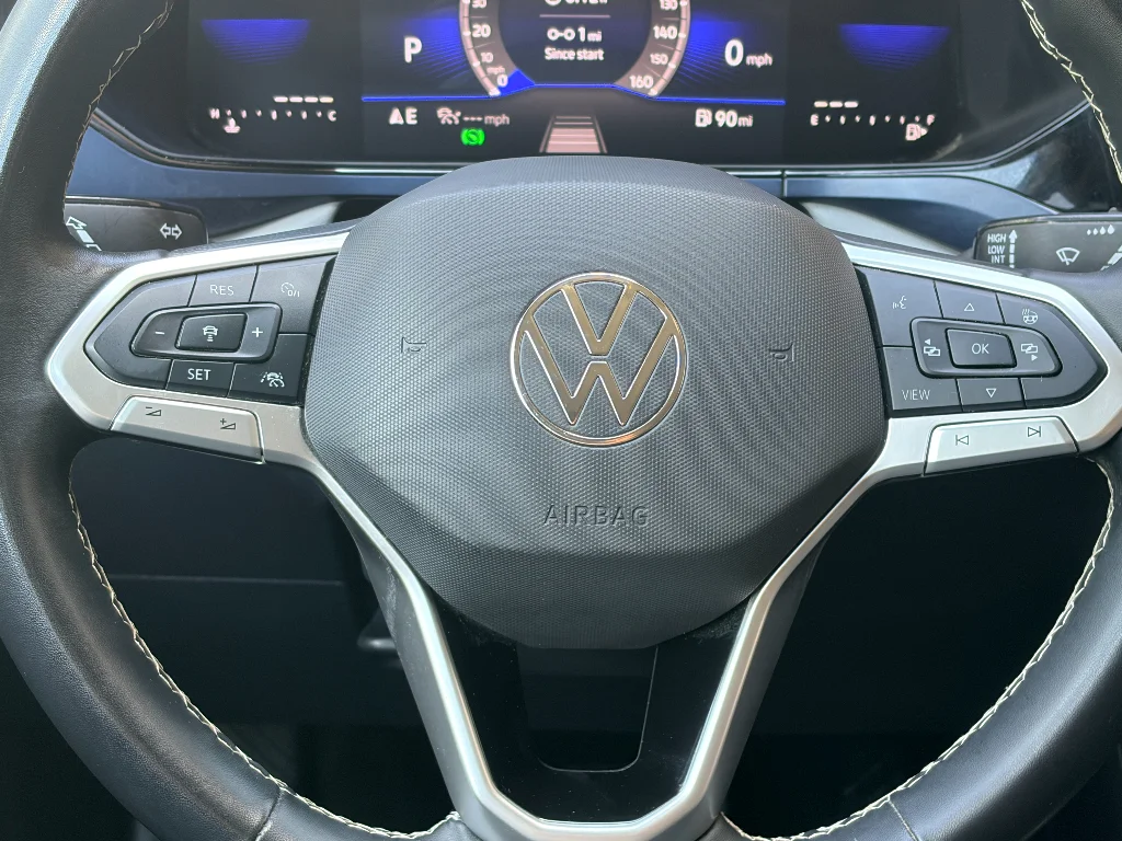 Used 2024 Pure White Volkswagen SE image 15