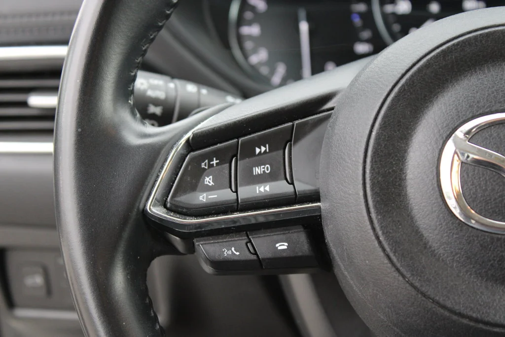 Used 2021 White Mazda Grand Touring image 28