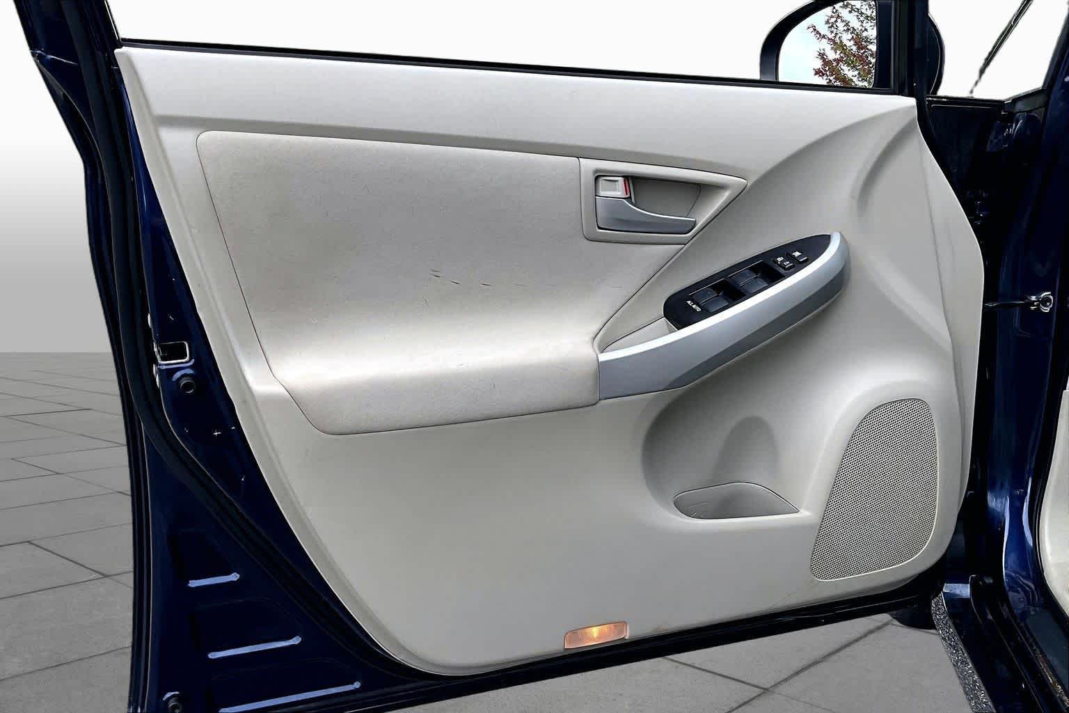Used 2013 Nautical Blue Metallic Toyota Two image 22