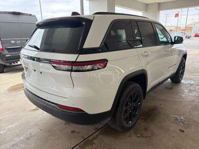 New 2026 Bright White Clear-Coat Exterior Paint Jeep Altitude image 8