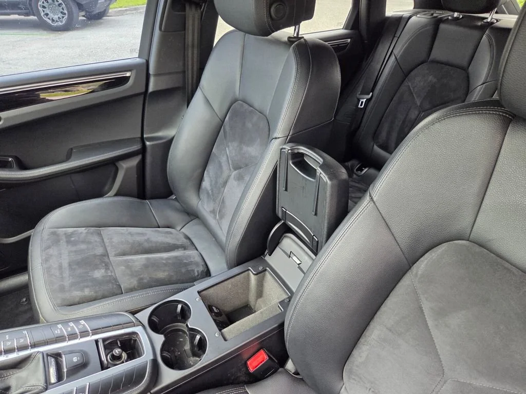Used 2018 Silver Porsche  image 22