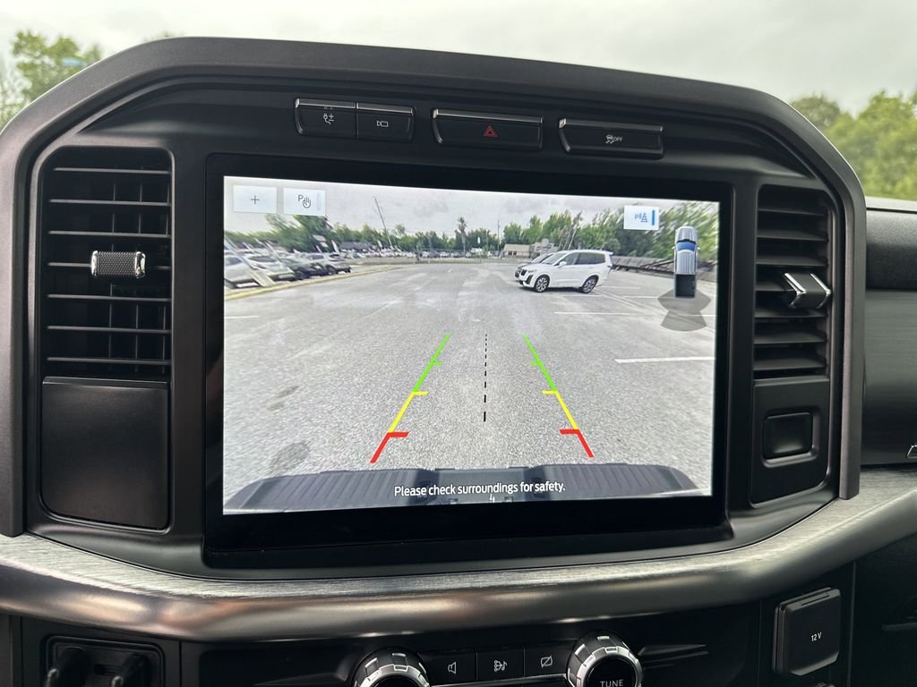 Used 2022 White Ford Lariat image 27