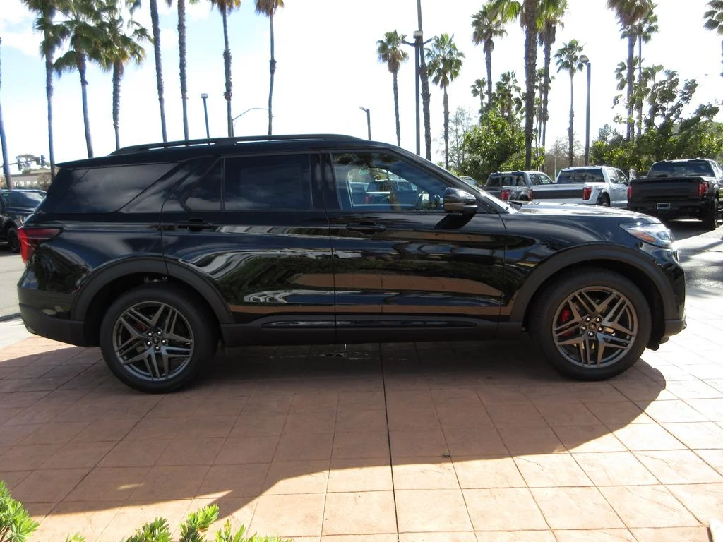 New 2026 Agate Black Metallic Ford ST image 5