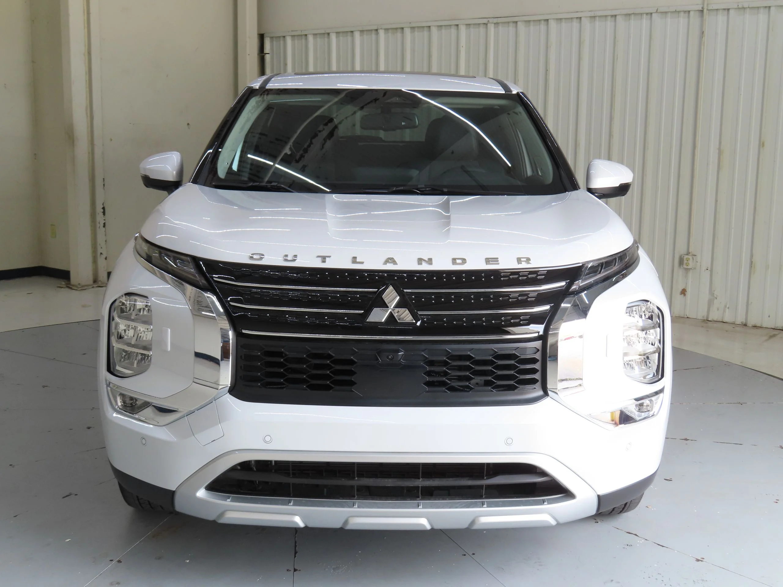 2025 Mitsubishi Outlander Plug-in Hybrid SE - Photo 7