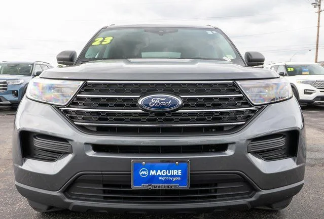 Used 2023 Gray Ford XLT image 3