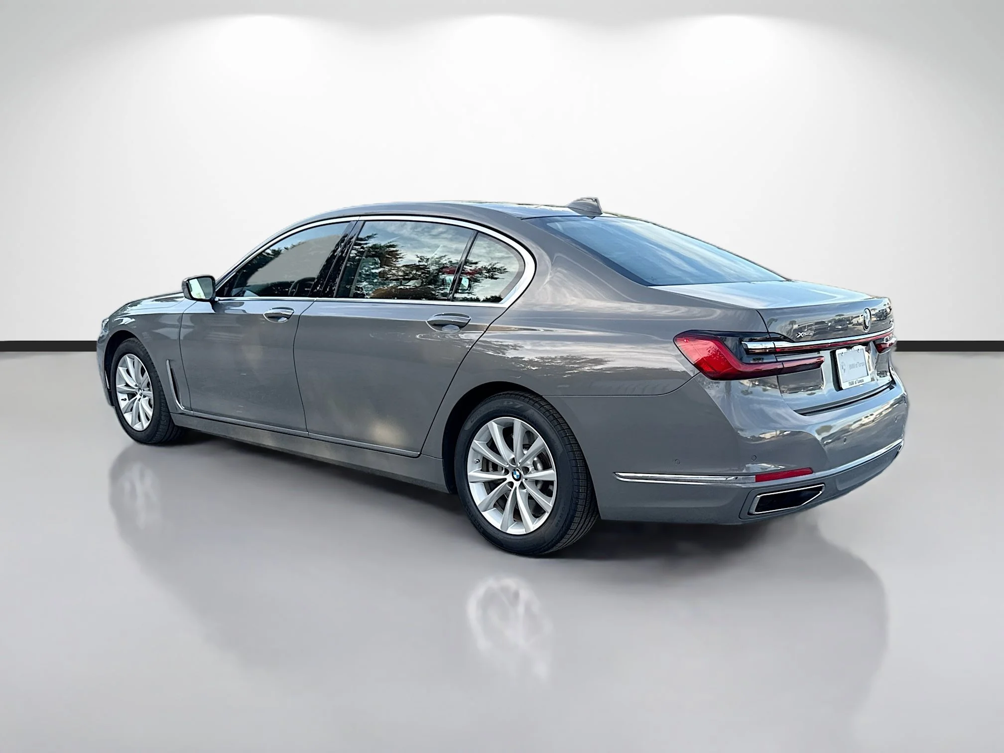 Used 2021 Bernina Grey Amber Effect BMW 750i xDrive image 5