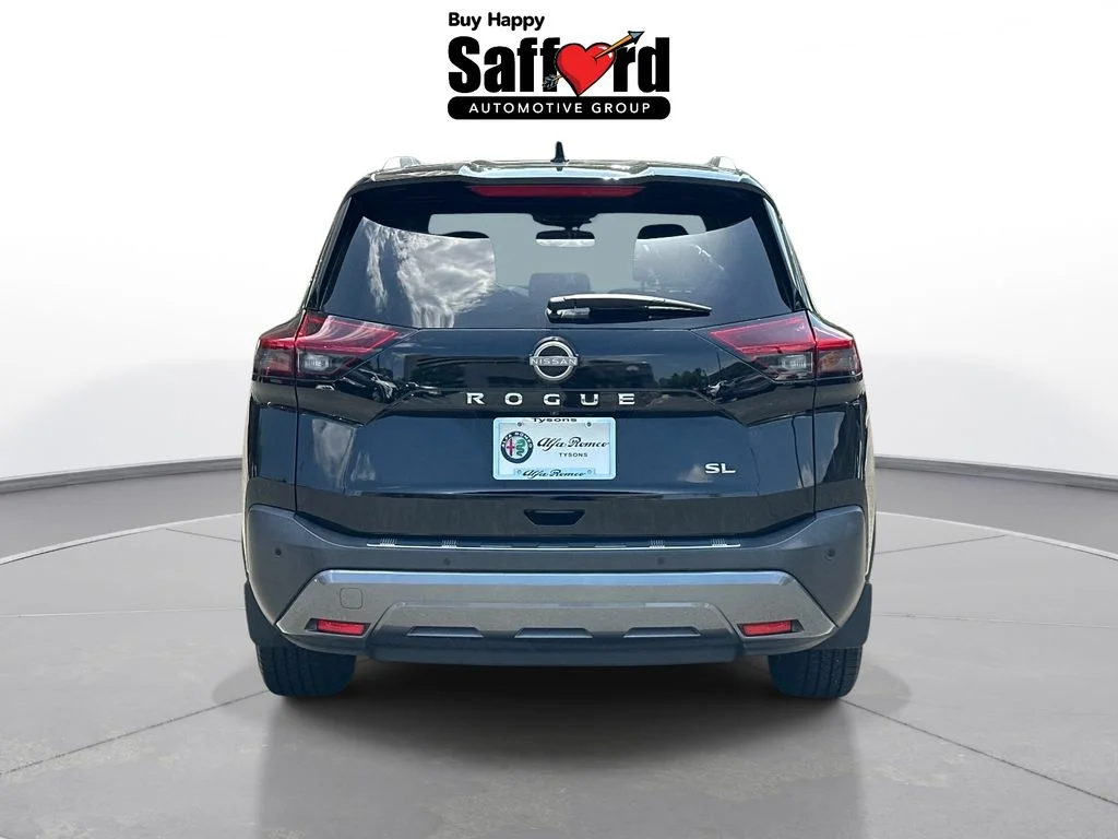 Used 2023 Super Black Nissan SL image 7