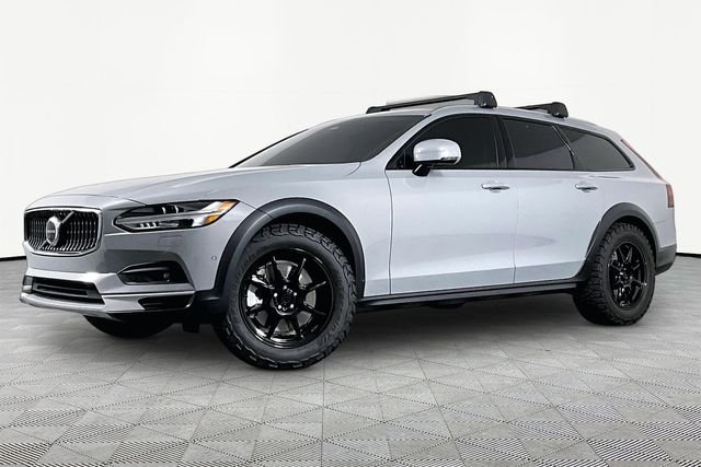 2025 Volvo V90 Cross Country B6 Plus AWD's photo