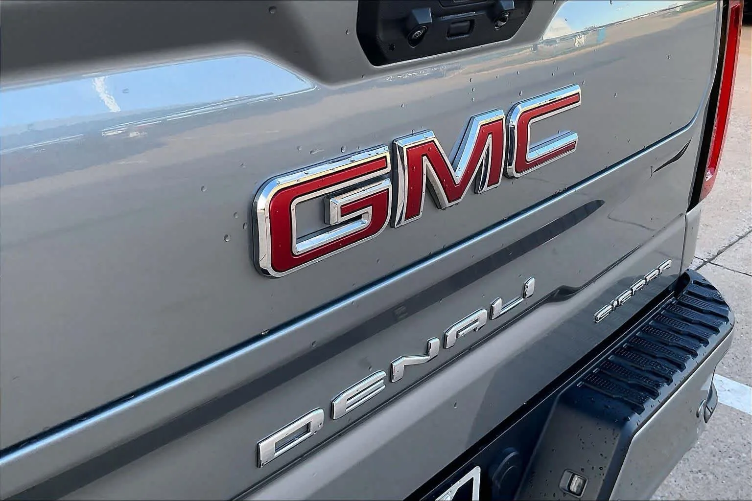 Used 2024 Sterling Metallic GMC Denali image 29