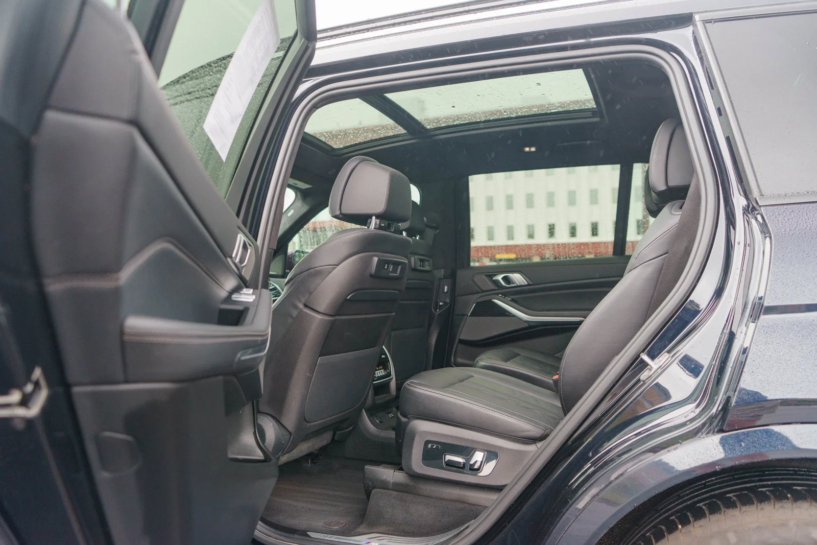 Used 2020 Carbon Black Metallic BMW xDrive40i image 15