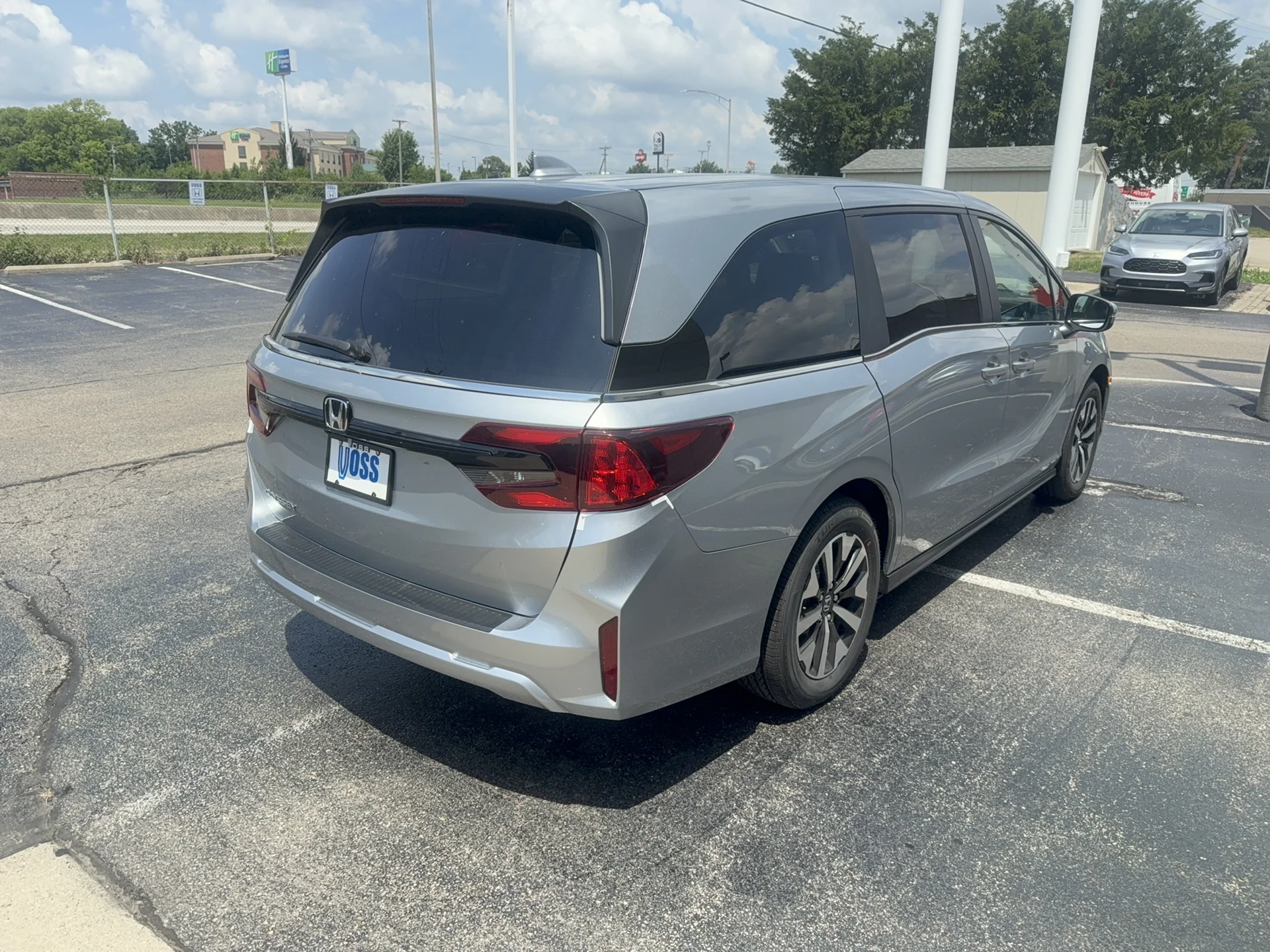 New 2026 Solar Silver Metallic Honda EX-L image 5