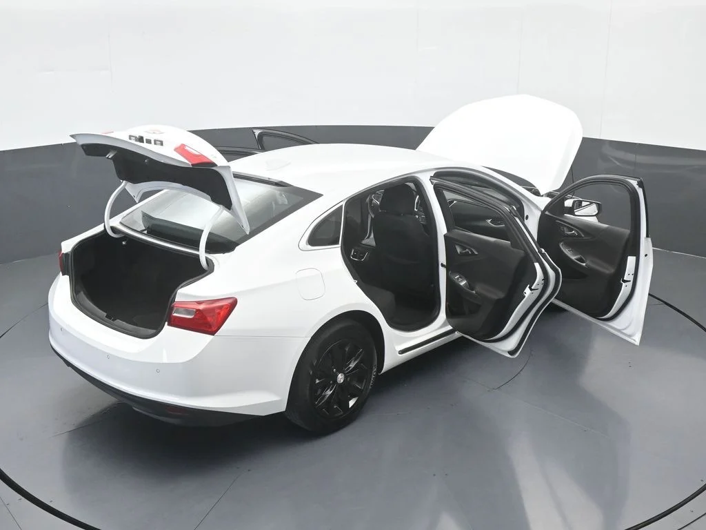 Used 2024 Summit White Chevrolet LT image 64