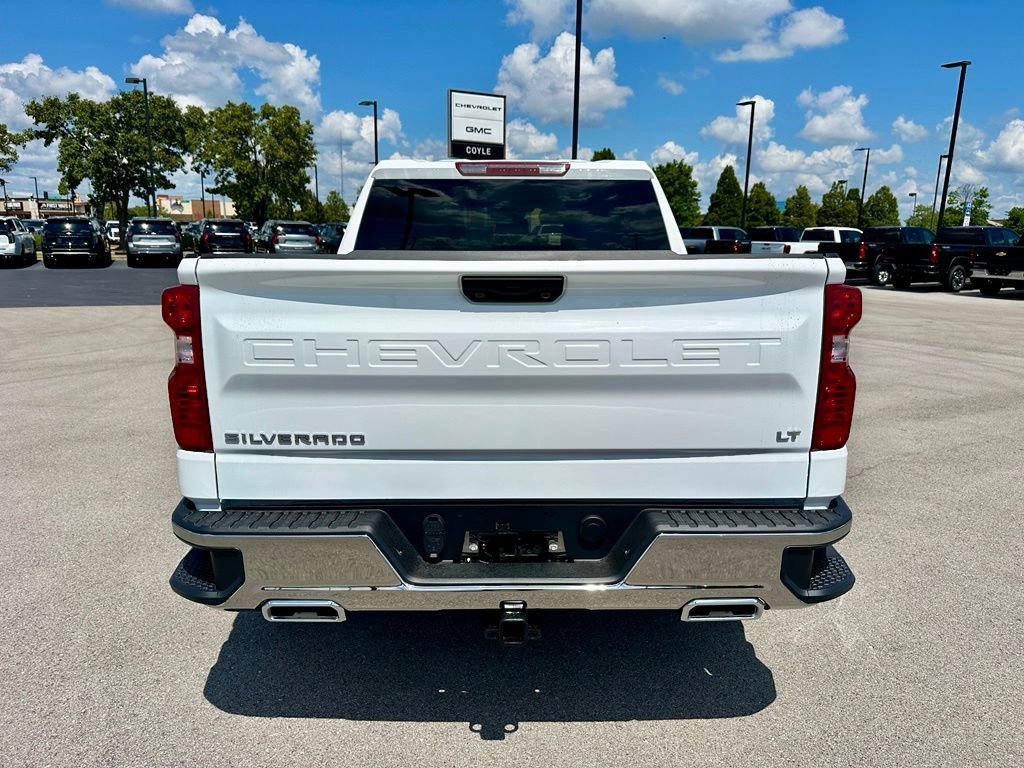 New 2026 Summit White Chevrolet LT image 4