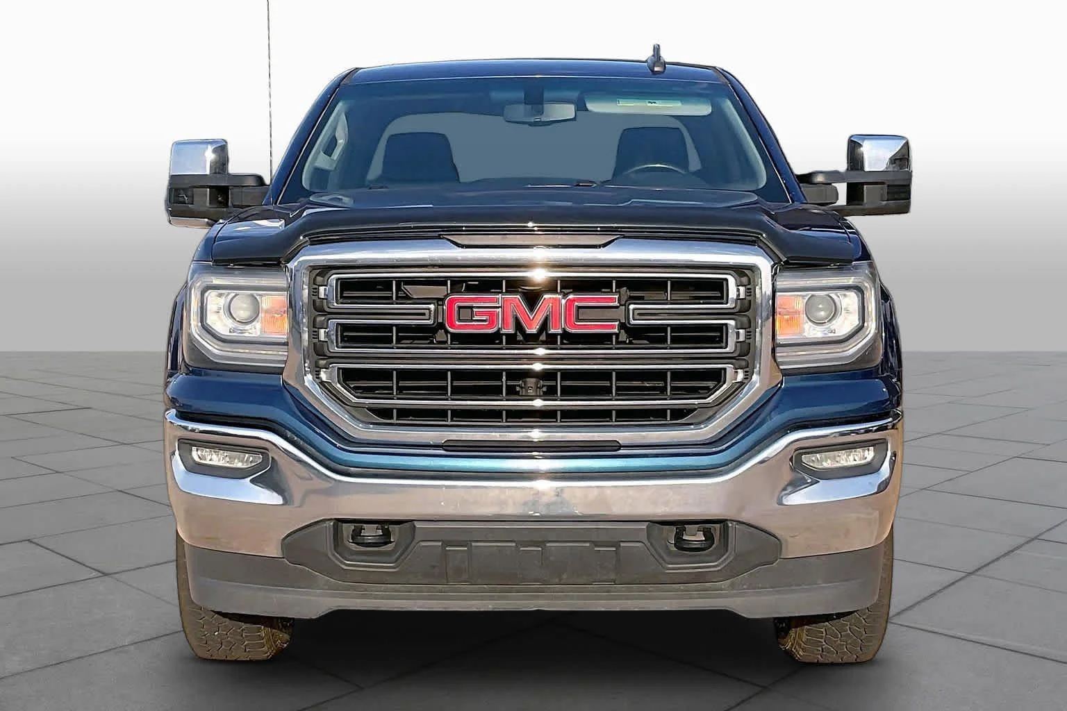 Used 2019 Stone Blue Metallic GMC SLE image 4