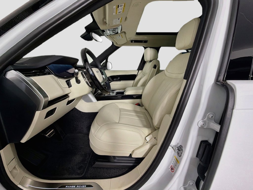 New 2027 Fuji White Land Rover SE image 22
