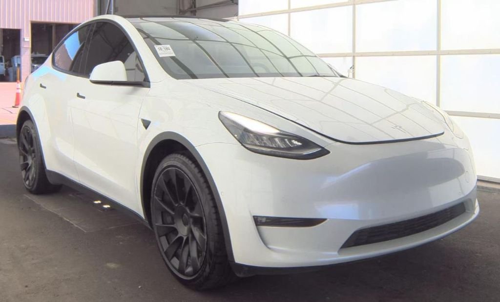 Used 2021 Tesla Model Y Long Range with VIN 5YJYGDEE1MF160373 for sale in Kansas City, KS