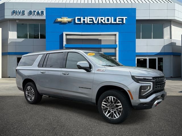 Used 2025 Gray Chevrolet Z71 image 1