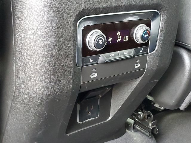 2024 Chevrolet Suburban Premier - Photo 29