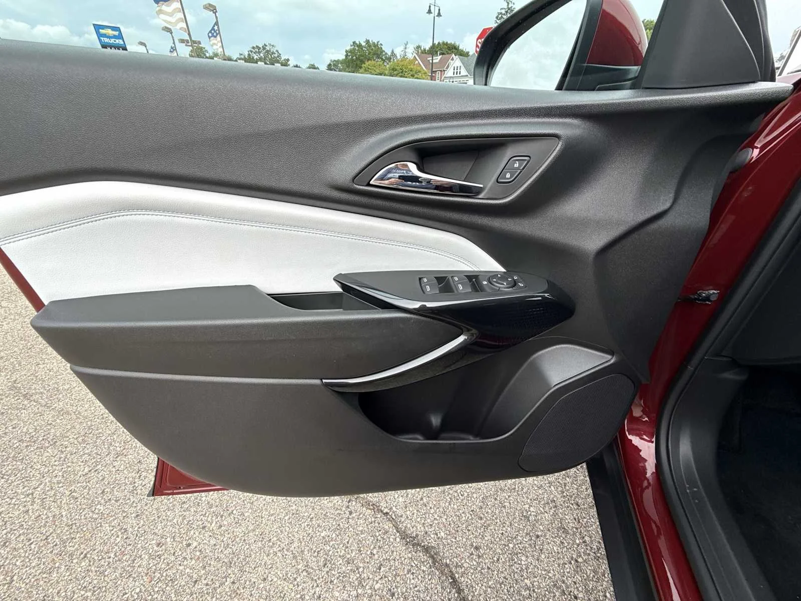 2024 Chevrolet Trax LT - Photo 21