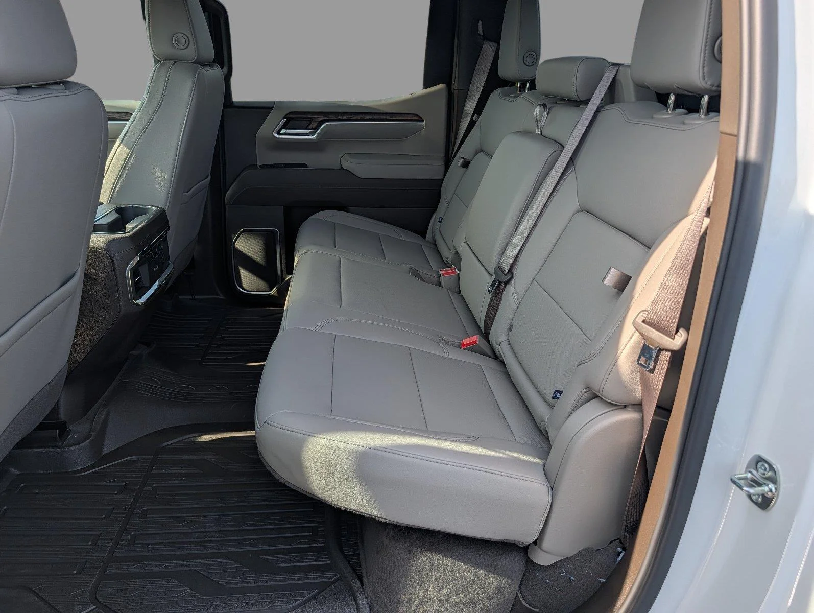 New 2026 Summit White GMC SLT image 33