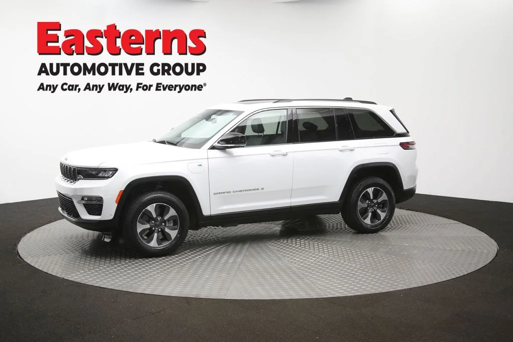 Used 2022 White Jeep 4xe image 61
