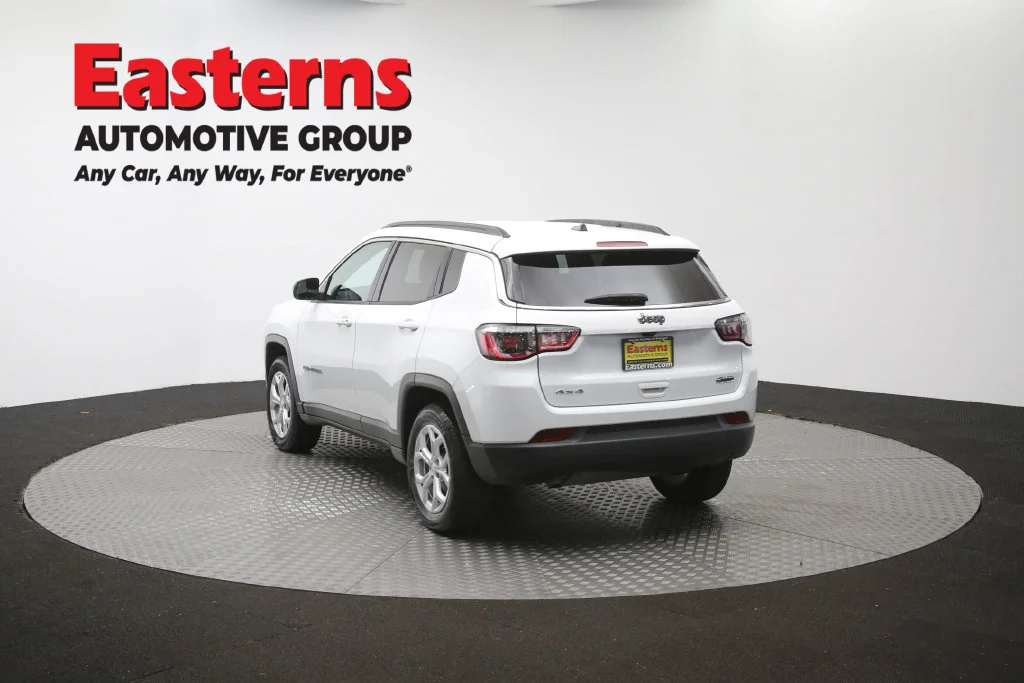 Used 2024 White Jeep Latitude image 60