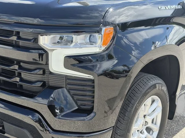 Used 2023 BLACK Chevrolet RST image 13