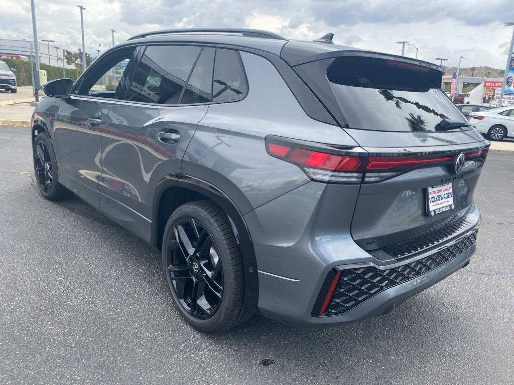 2025 Volkswagen Tiguan SE R-Line Black photo 3