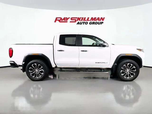 Used 2025 White GMC Denali image 7