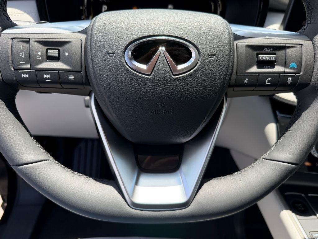 New 2027 MINERAL BLACK INFINITI Luxe FWD image 21