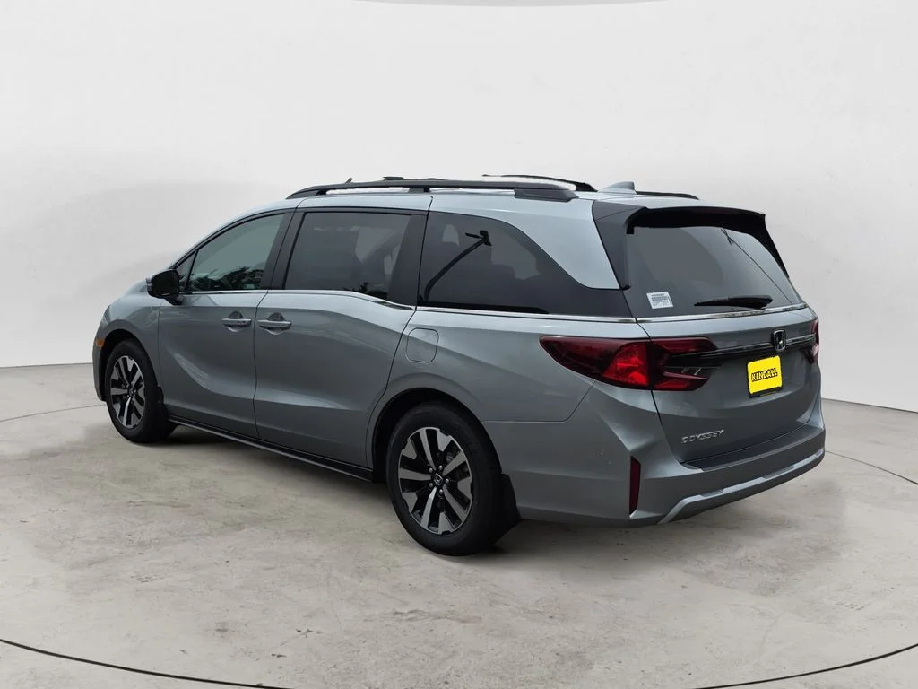 New 2026 Solar Silver Metallic Honda EX-L image 3