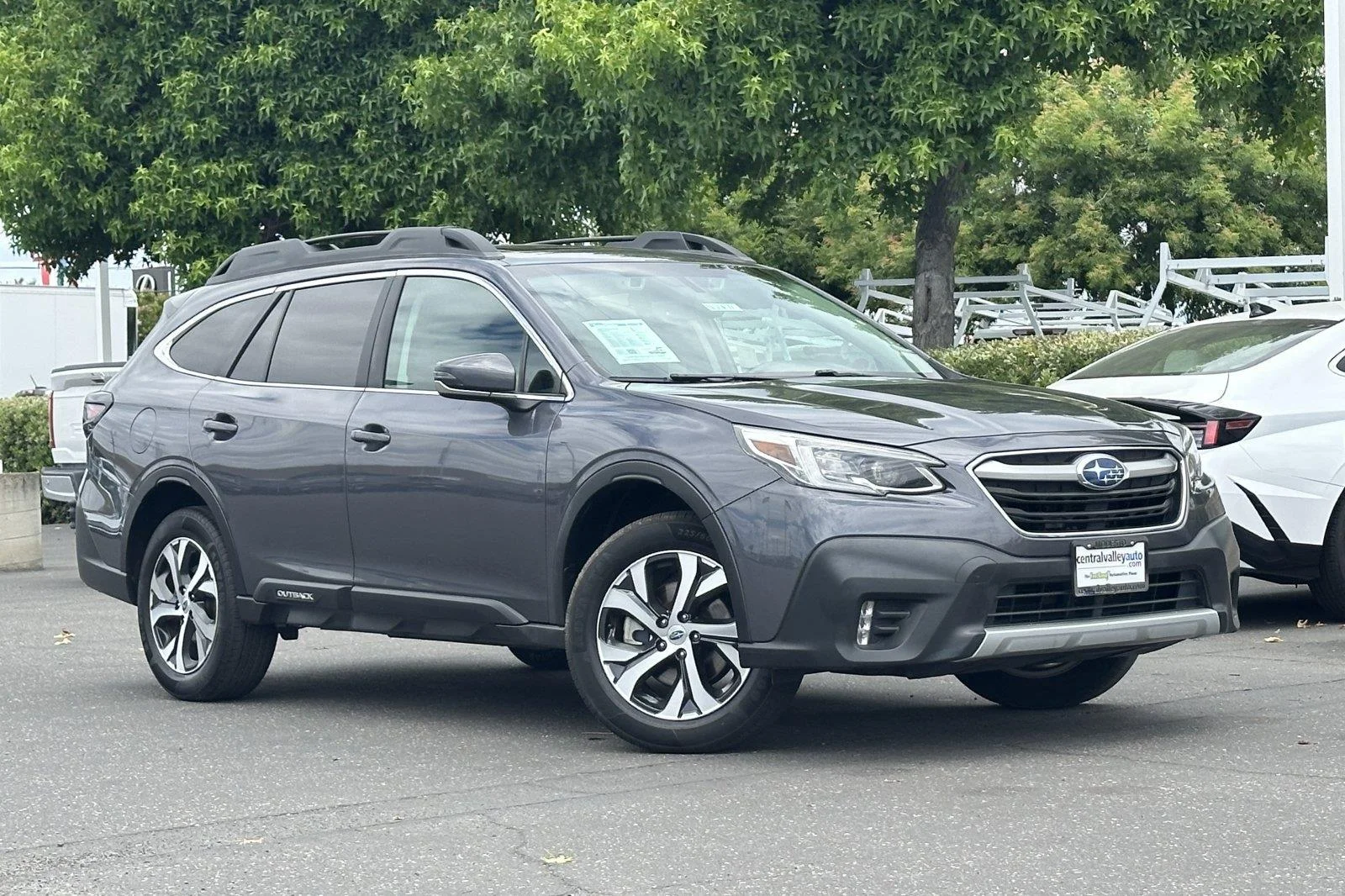 Used 2022 Magnetite Gray Metallic Subaru Limited image 1