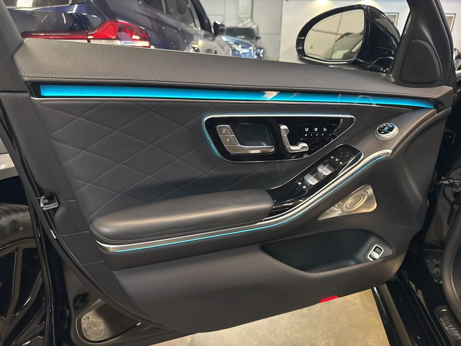 Used 2022 Black Mercedes-Benz S 580 image 9